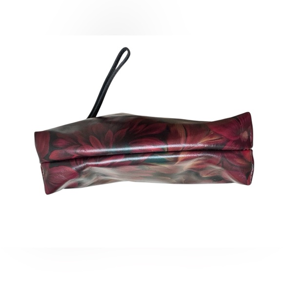 Patricia Nash Valerie Fold-Over Clutch Wristlet –Rustic Mums Floral .